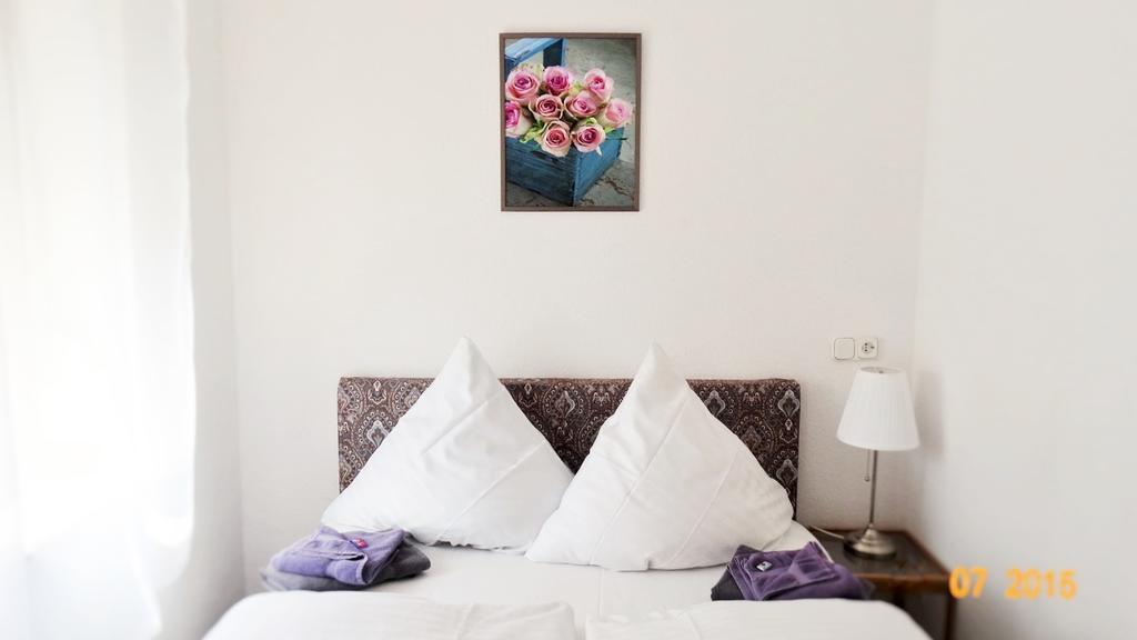 Hotel & Restaurant Arnoldusklause Duren Room photo